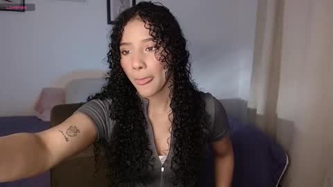 Snapshot of sophi_baby chatting on 10/15/25, 02:11 Sophi baby online show from 10/15/25, 02:11