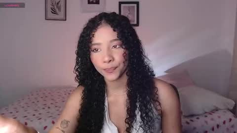 Snapshot of sophi_baby chatting on 10/19/25, 05:08 Sophi baby online show from 10/19/25, 05:08