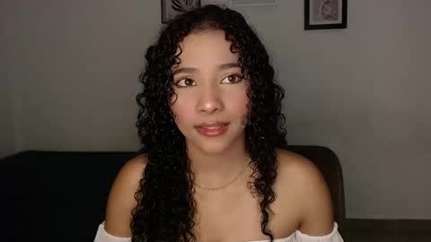 Snapshot of sophi_baby chatting on 11/21/25, 04:22 Sophi baby online show from 11/21/25, 04:22