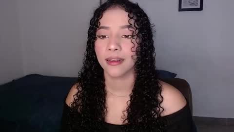 Snapshot of sophi_baby chatting on 11/25/25, 05:07 Sophi baby online show from 11/25/25, 05:07