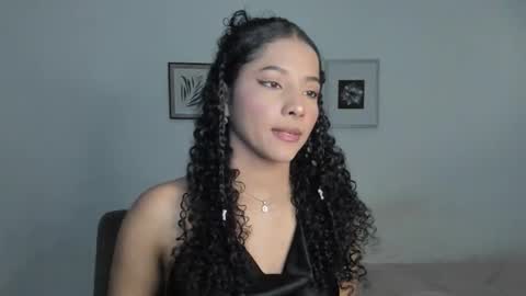 Snapshot of sophi_baby chatting on 02/13/26, 01:23 Sophi baby online show from 02/13/26, 01:23