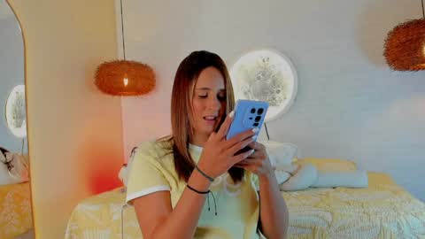sophi_cooper29 online show from 04/27/26, 11:03