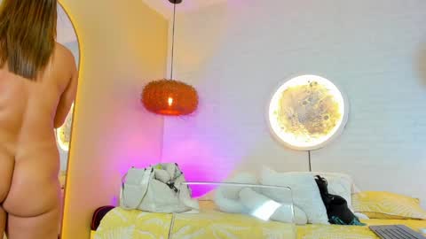 sophi_cooper29 online show from 05/25/26, 07:31