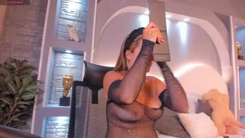 sophi_cooper29 online show from 06/05/26, 08:36