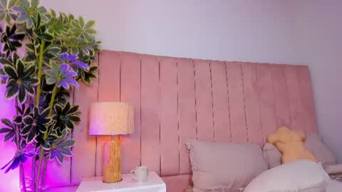 sophi_cooper29 online show from 06/11/26, 12:32