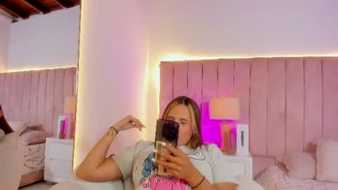sophi_cooper29 online show from 07/11/26, 10:00