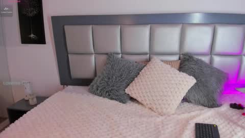 sophi Leone online show from 02/26/26, 12:04