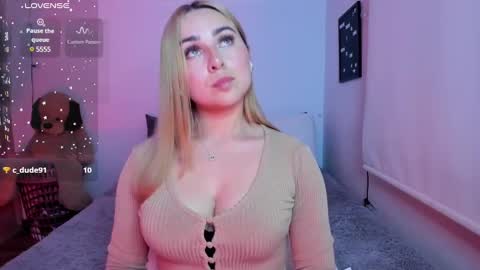 Snapshot of sophi_moreno chatting on 01/23/25, 04:09 Sofi online show from 01/23/25, 04:09