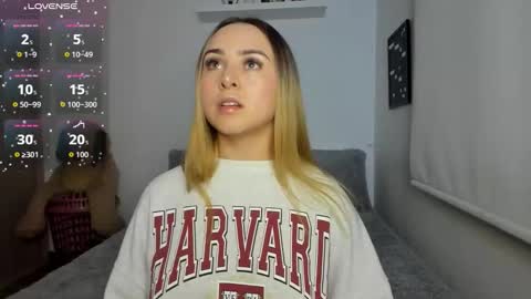 Snapshot of sophi_moreno chatting on 12/18/25, 03:01 Sofi online show from 12/18/25, 03:01