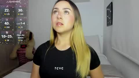 Snapshot of sophi_moreno chatting on 02/04/26, 02:06 Sofi online show from 02/04/26, 02:06