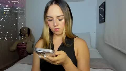 Snapshot of sophi_moreno chatting on 02/14/26, 01:24 Sofi online show from 02/14/26, 01:24