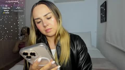 Snapshot of sophi_moreno chatting on 02/17/26, 02:41 Sofi online show from 02/17/26, 02:41