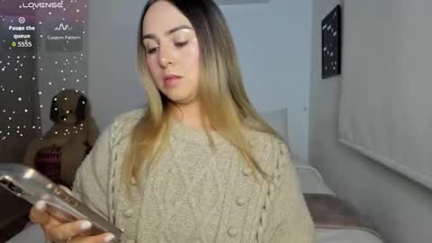 Snapshot of sophi_moreno chatting on 03/05/26, 01:01 Sofi online show from 03/05/26, 01:01