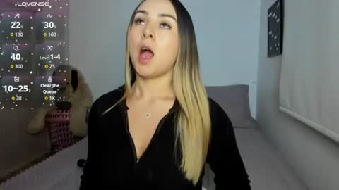 Snapshot of sophi_moreno chatting on 06/12/26, 12:42 Sofi online show from 06/12/26, 12:42