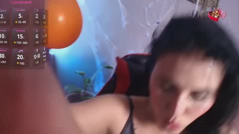 Snapshot of sophi_tay chatting on 10/15/25, 05:35 Sophi Tay online show from 10/15/25, 05:35
