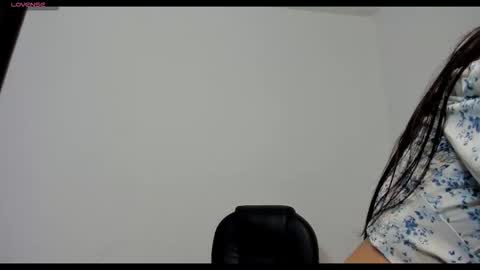 Snapshot of sophia_118 chatting on 12/21/25, 06:26 sophia_118 online show from 12/21/25, 06:26