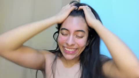 Snapshot of sophia_118 chatting on 05/18/26, 05:52 sophia_118 online show from 05/18/26, 05:52