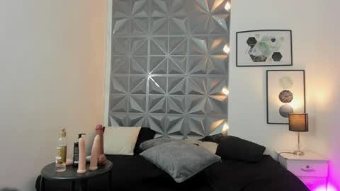 Sophia online show from 04/15/26, 01:51