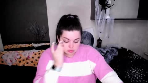 sophia__olsen online show from 10/30/25, 06:59