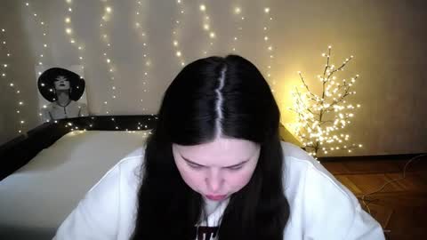 sophia__olsen online show from 03/25/26, 07:03
