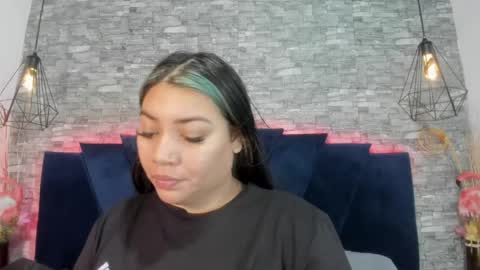 Snapshot of sophia_brunett chatting on 04/11/26, 11:47 Sophia online show from 04/11/26, 11:47