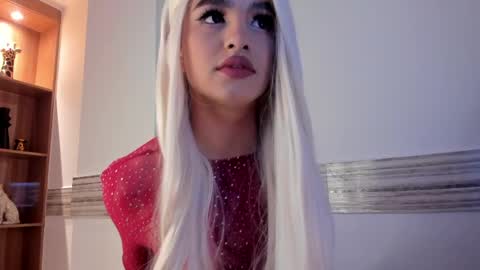 Sophia online show from 04/08/26, 10:10