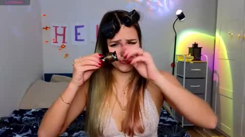 Sophia online show from 11/11/25, 06:02