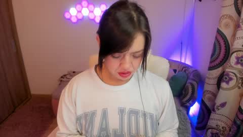 sophia_grants online show from 04/18/26, 06:39