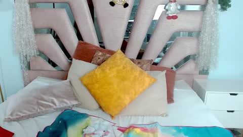 Sophia  online show from 12/23/24, 10:12