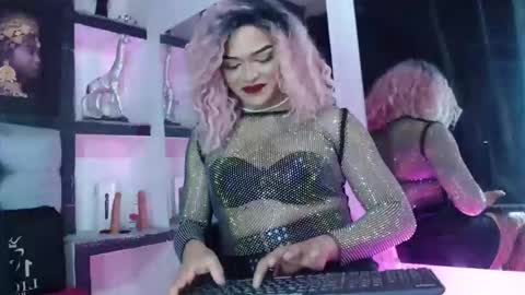 sophia_hott01 online show from 12/15/25, 11:58