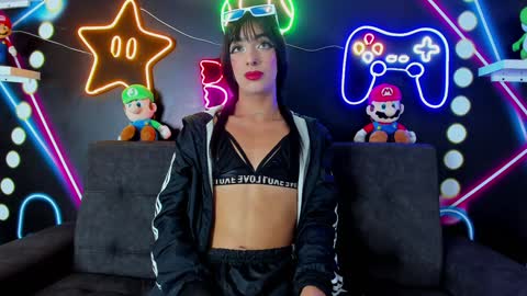 Sophi  online show from 02/04/25, 09:49