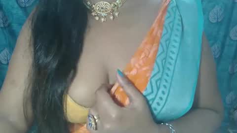 Snapshot of sophia_indian chatting on 02/24/25, 08:25 Sophia Tamil online show from 02/24/25, 08:25