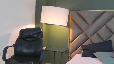 Sofia online show from 11/25/25, 11:32