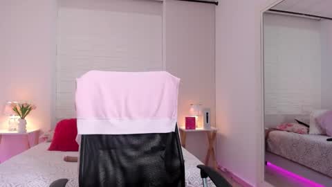  S O P H I A  online show from 03/28/26, 12:05