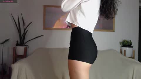 Snapshot of sophia_whispers chatting on 01/06/26, 02:59 Sophia online show from 01/06/26, 02:59