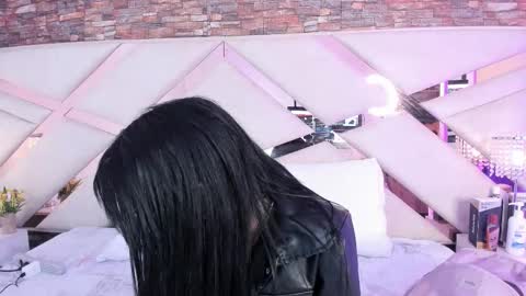 Sophia Paris online show from 10/12/25, 02:54