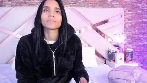 Sophia Paris online show from 10/13/25, 02:00