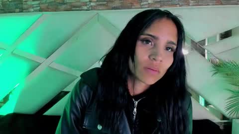 Sophia Paris online show from 12/20/25, 03:02