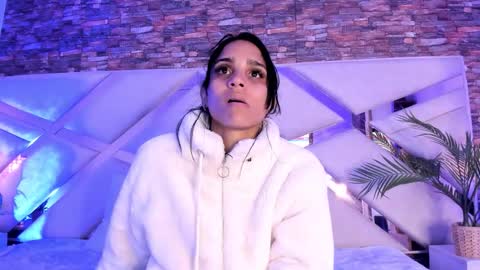 Sophia Paris online show from 12/23/25, 04:10