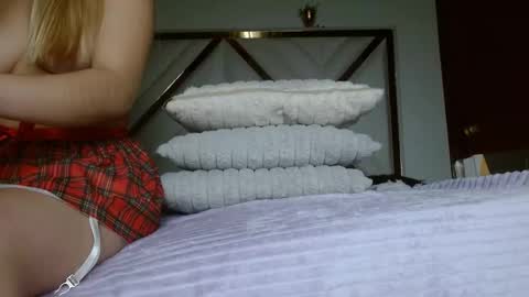 Snapshot of sophiaalee chatting on 01/17/26, 12:48 SophiaLee online show from 01/17/26, 12:48