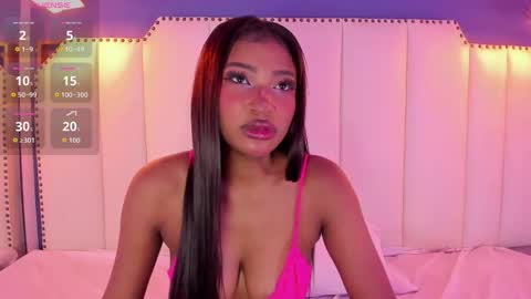 Snapshot of sophiabloss chatting on 12/20/25, 12:23 Sophie online show from 12/20/25, 12:23