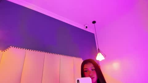 Snapshot of sophiabloss chatting on 01/08/26, 12:18 Sophie online show from 01/08/26, 12:18