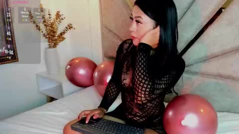 Snapshot of sophiacortes chatting on 10/05/25, 09:07 sophia cortes online show from 10/05/25, 09:07