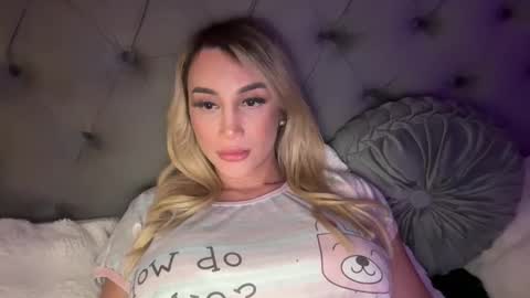 sophiagrcc online show from 11/24/25, 06:02