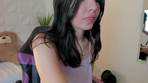 Snapshot of sophiahowland chatting on 05/26/26, 01:12 Sophia Howland online show from 05/26/26, 01:12