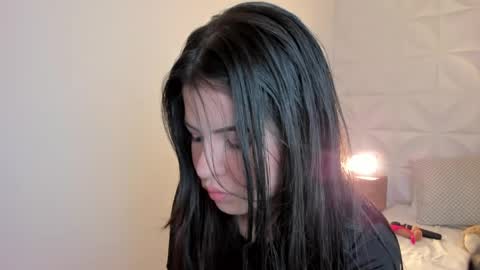 Snapshot of sophiahowland chatting on 06/05/26, 09:09 Sophia Howland online show from 06/05/26, 09:09