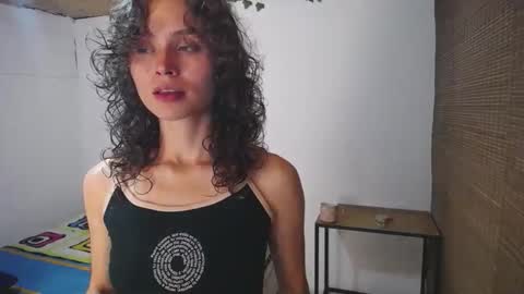 Snapshot of sophiamiller6 chatting on 05/09/26, 11:43 sophiamiller6 online show from 05/09/26, 11:43