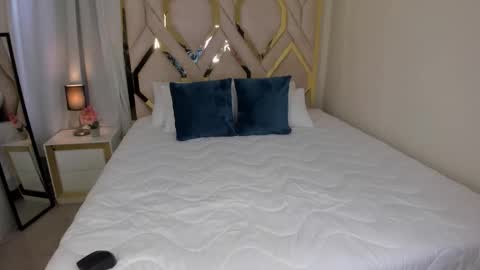    online show from 12/02/25, 02:34