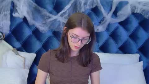 Snapshot of sophiaprove chatting on 10/26/25, 04:18 SophiaProve online show from 10/26/25, 04:18