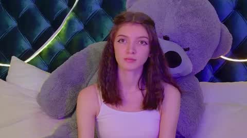 SophiaProve online show from 11/17/25, 04:24